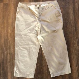 Sonoma mid rise Capri pants
